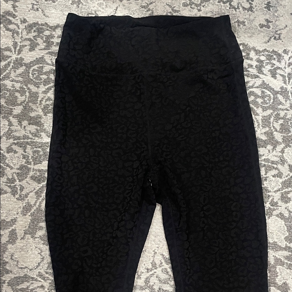 Jess Lea black leopard textured leggings- Size 1XL- Like new! - Picture 3 of 7